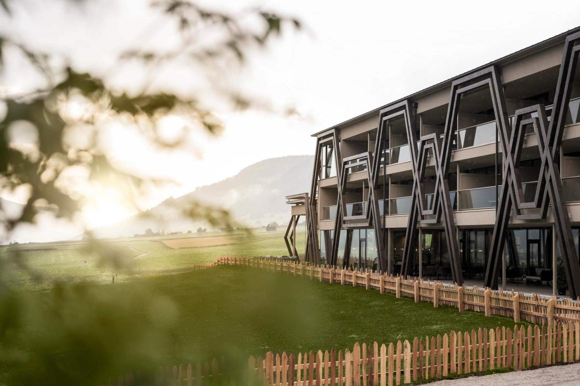 Hotel Patris Toblach Exterior foto